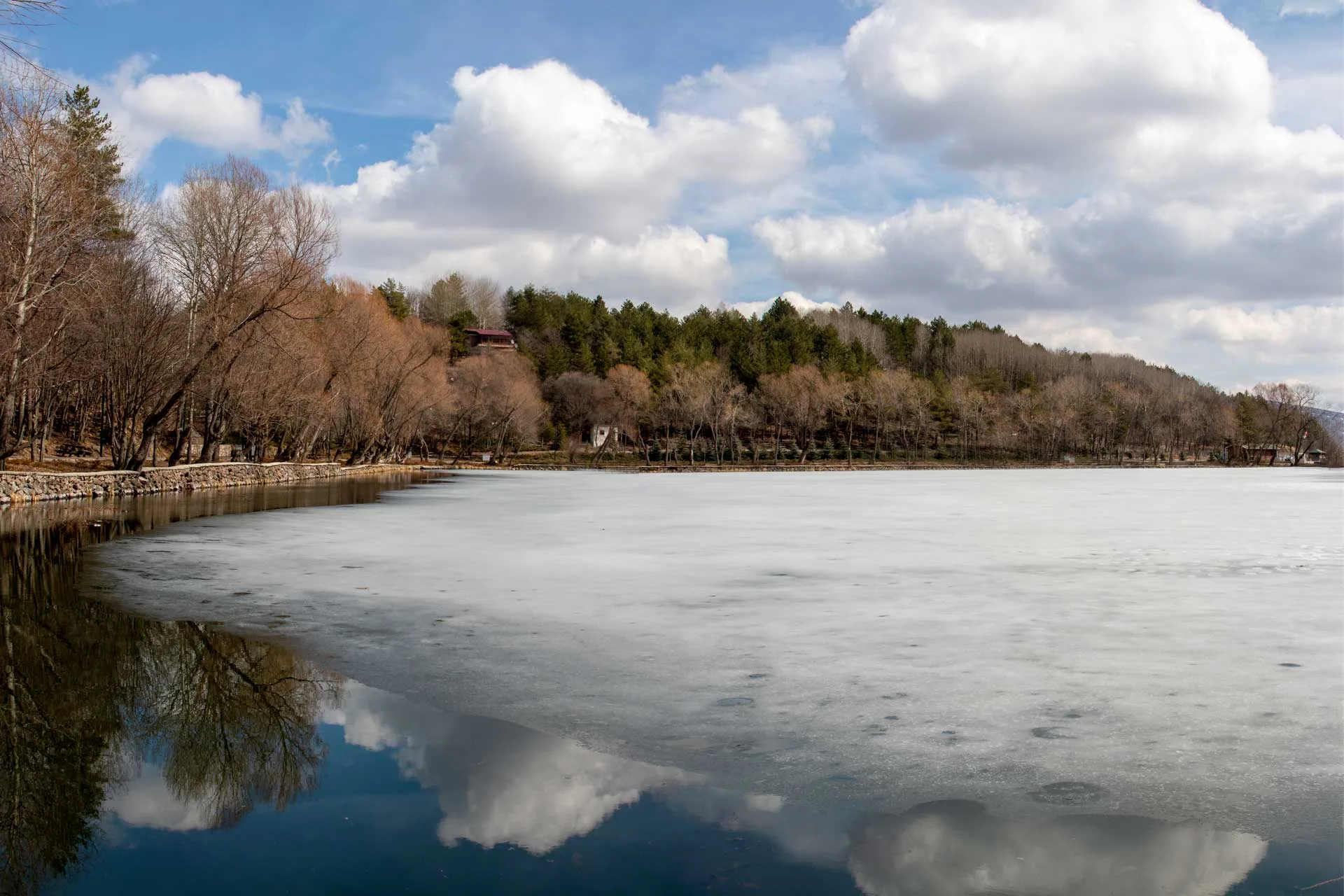 Derinlik 70 metre diyorlar ama ölçme fırsatım olmadı Karagöl Çubuk Ankara Çekergezer Hakan Aydın Fotoğrafları
