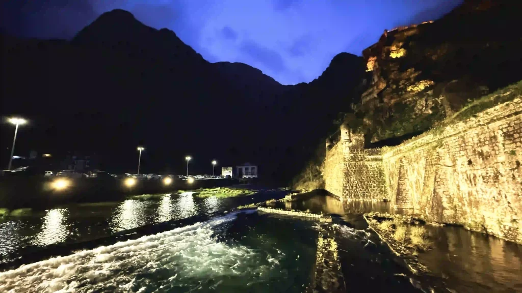 Kotor Karadağ Gezi Rehberi Tekne Turu Çekergezer Hakan Aydın Fotoğrafları