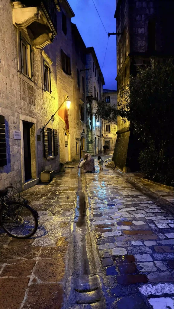 Kotor Karadağ Gezi Rehberi Tekne Turu Çekergezer Hakan Aydın Fotoğrafları